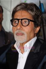 Amitabh Bachchan promotes Aarakshan on the sets of X Factor India in Filmcity, Mumbai on 19th July 2011 (31).JPG